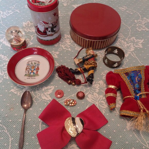 VINTAGE TINS MICKY KEN SHIRT COQUETTE BOW HEART NOVA SCOTTIA PL ETC. LOT - Picture 11 of 11